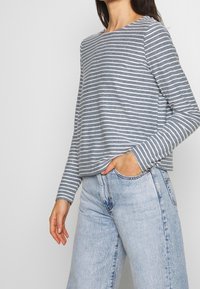 ONLY Camiseta de manga larga - blue
