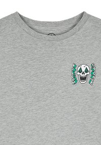 Grå bomullströja med tryckt dödskallegrafik och texten "Volcom Stone" i grönt och svart, med en klassisk crew neck-design.