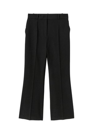 Pantalon noir à jambes larges avec passants de ceinture, plis sur le devant et poches latérales, présenté à plat sur un fond blanc.