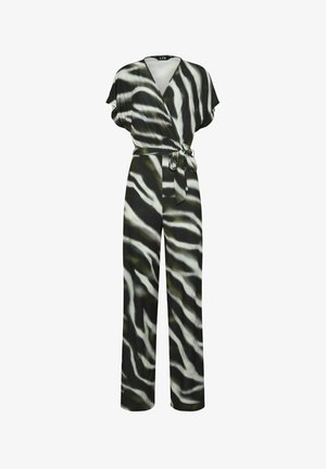 Sort og grøn zebra-stribet jumpsuit med omslagdesign, korte ærmer og et bælte i taljen. Glat stoftekstur.