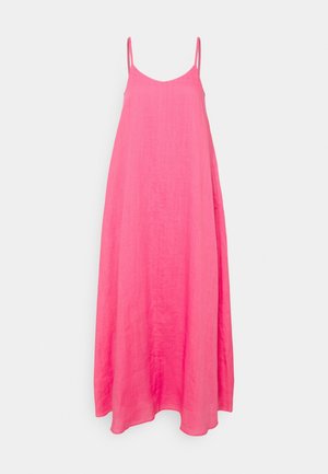 Jasnoróżowa, bezrękawnikowa sukienka maxi z cienkimi ramiączkami i luźnym, zwiewnym krojem.