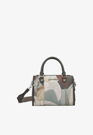 Borsa con manici arrotondati, tracolla removibile e design patchwork astratto multicolore con piccole borchie metalliche e logo del marchio.