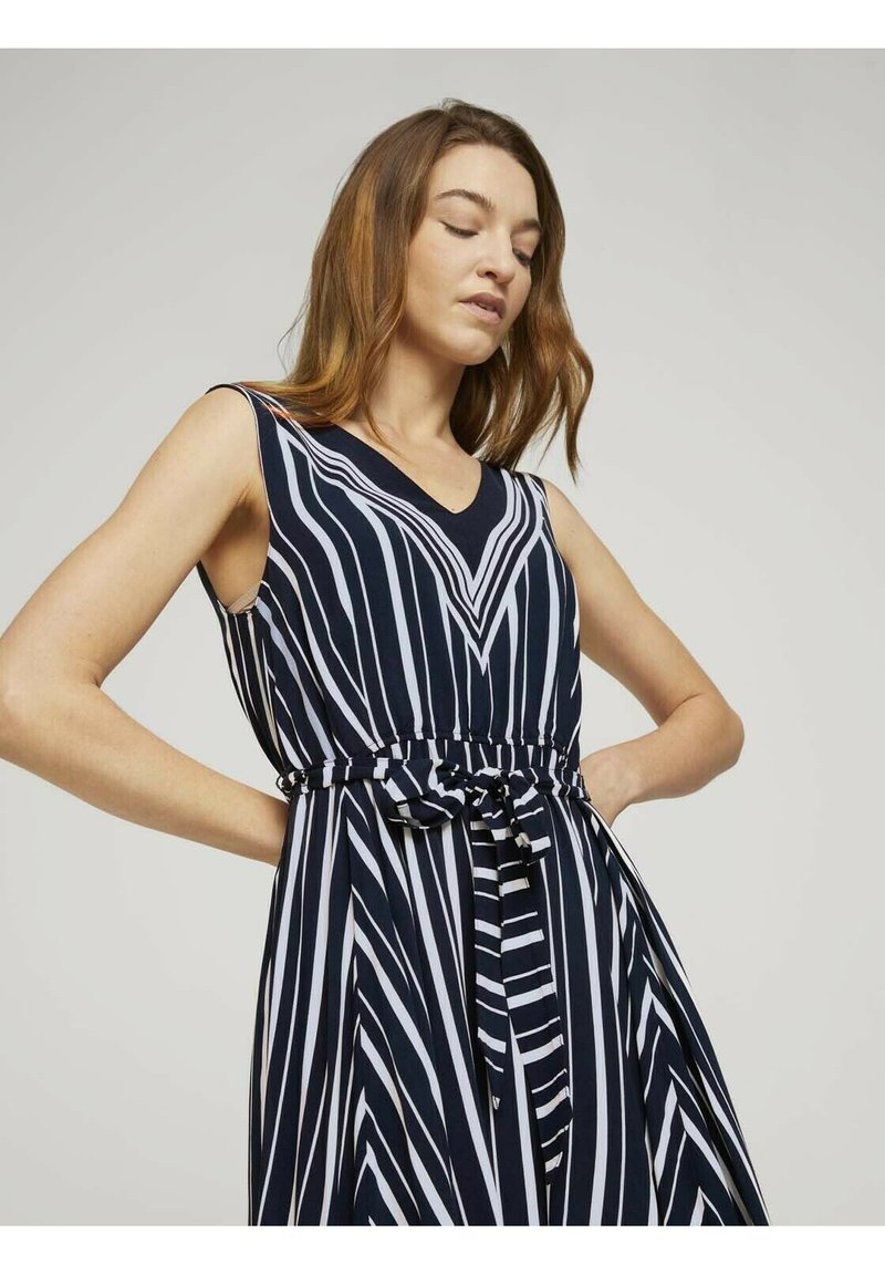 Damen Freizeitkleider | TOM TAILOR Freizeitkleid navy white vertical stripe/dunkelblau - OO02363 Damen Freizeitkleider | TOM TAILOR Freizeitkleid navy white vertical stripe/dunkelblau - OO02363