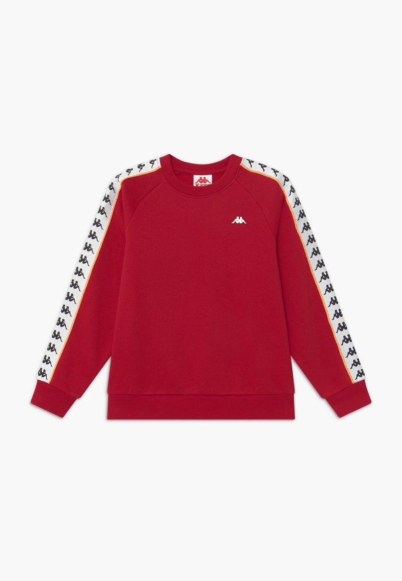 Felpa rossa con maniche raglan, caratterizzata da nastro con logo Kappa nero e bianco lungo le spalle. Collo rotondo classico e polsini a costine.