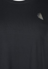 Thumbnail Image 6
