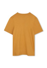 T-shirt a maniche corte in giallo senape, realizzato in tessuto morbido, con un collo tondo e cuciture pulite sui bordi. Nessun motivo o grafica visibile.