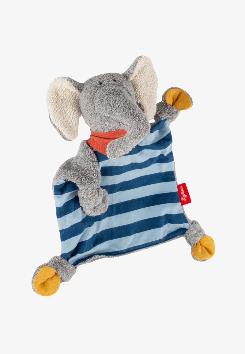 Peluche elefante grigio con grandi orecchie, che indossa una sciarpa rossa, attaccato a una coperta a strisce blu e navy con punte di tessuto giallo.