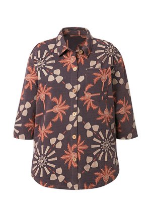 Hemd mit Knopfverschluss aus dunklem Stoff, das mit Palmen- und geometrischen Mustern in Orange und Beige gestaltet ist. Es hat eine Brusttasche und kurze Ärmel.