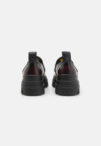 Buffalo ASPHA LOAFER - Zapatos sin cordones - black/red