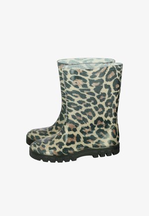 Rubberen laarzen van gemiddelde hoogte met een beige, bruine en zwarte luipaardprint en zwarte textuurzolen, naast elkaar geplaatst.