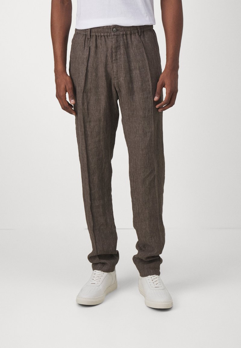 Emporio Armani - PANTALONI - Housut - corteccia, Suurenna