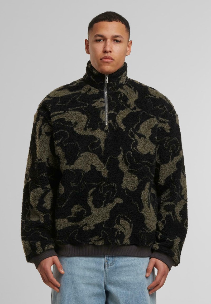 Urban Classics PATTERN TROYER - Fleece trui - oliveswirl