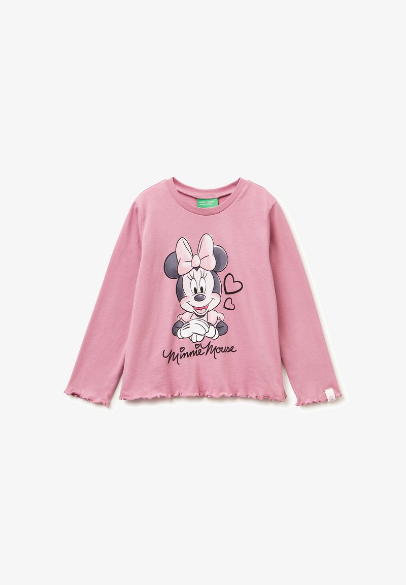 Rosa Langarm-Baumwollshirt mit rundem Halsausschnitt und rohem Saum. Mit einem Grafikdesign eines Cartoon-Charakters, der Herzen zeigt, und Text darunter.