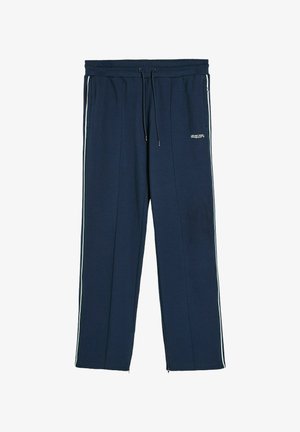 Granatowe spodnie dresowe wykonane z lekkiego materiału, z bocznymi paskami, elastycznym paskiem w talii ze sznurkiem oraz zamkami błyskawicznymi przy kostkach.