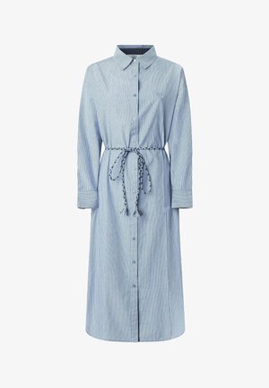 Pasiasta sukienka z guzikami w jasnoniebieskim i białym kolorze, wykonana z materiału, z kołnierzykiem, długimi rękawami i paskiem w talii.