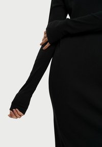 RESIDUS Maxikjoler - black