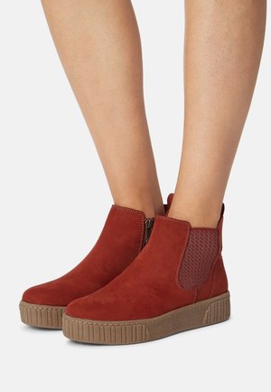 Marco Tozzi, Bottines à plateau - red