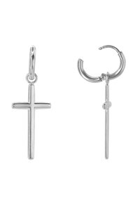 Zilveren hoepeloorbellen met een hangend kruispendant. Het kruis is eenvoudig, met rechte randen en een gepolijste afwerking.