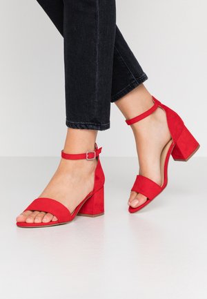 Bullboxer Riemensandalette - light red
