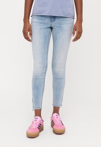 ONLY Petite - ONLKENDELL - Jeans Skinny Fit - light medium blue denim Miniaturebillede 1