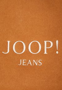 JOOP! Jeans COLLO AURELIA HANDBAG  - Håndtasker - cognac
