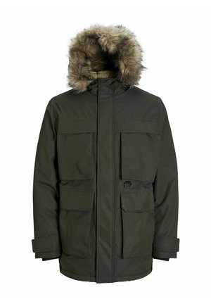 Giacca parka verde oliva con cappuccio foderato in pelliccia sintetica, due grandi tasche frontali, buste per tasche laterali e cinturini per polsini regolabili.