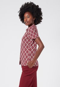 4funkyflavours FEVER TO THE FORM - WITH GRAPHIC PRINT - Skjorta - red