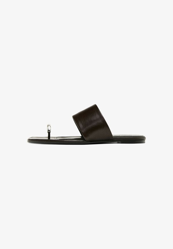 FLAT SLIDER WITH RING DETAIL - T-bar sandals