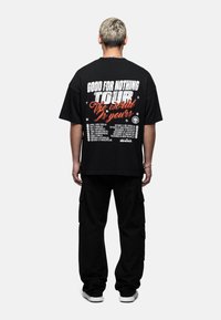 Good For Nothing - T-shirt z nadrukiem