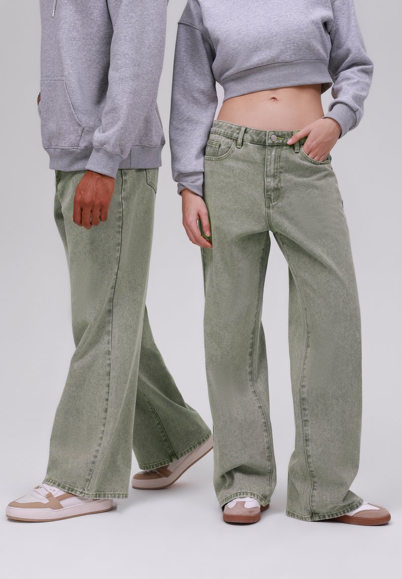 YOURTURN by Zalando - UNISEX - Traperice opuštenog kroja - light olive wash, Povećaj