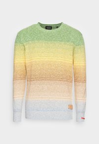 Gebreide trui in groen, geel en blauwe gradient met een ronde hals. Beschikt over gestructureerde strepen en een klein leren logotag.