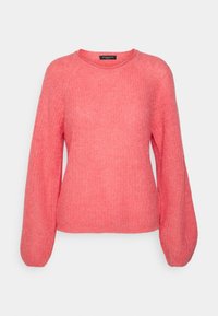 Weicher rosa gestrickter Pullover mit langen, leicht ballonförmigen Ärmeln und rundem Ausschnitt auf einfarbigem Hintergrund.