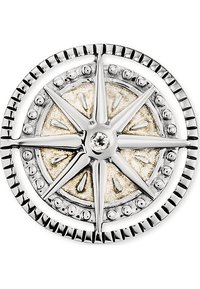 Pendente a forma di rosa dei venti in argento con design texturizzato, forma stellare e piccoli accenti circolari attorno a un centro di color oro.