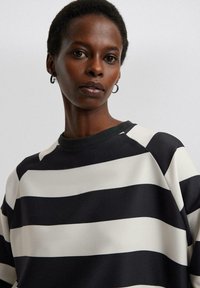 Touché Privé STRIPED  - Melegítőfelső - off white
