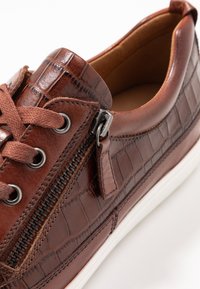 Caprice Sneaker low - cognac