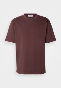 Unselected, berry brown