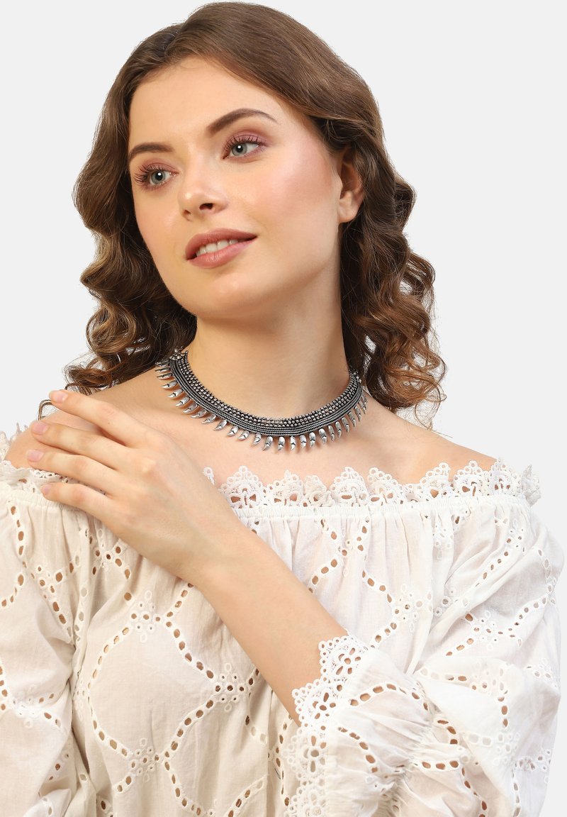 IZIA Halskæder - silberfarben