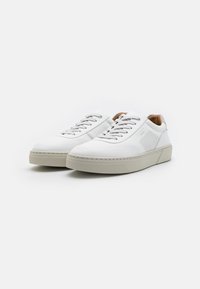 BOSS GARY - Sportcipő - white