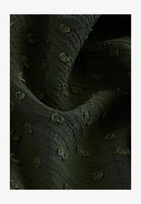 Ausgewählt, khaki green