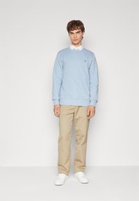GANT SHIELD C NECK - Pusa - stormy sea