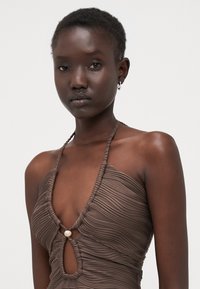 Malina IDALIA BANDEAU CUT OUT SWIMSUIT - Uimapuku - chocolate