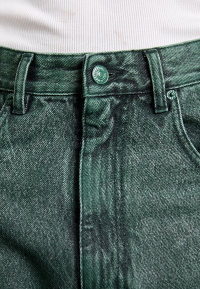MM6 Maison Margiela PANTS POCKETS - Jeans Relaxed Fit - green
