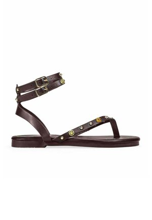 Bosanova SANDALIAS PLANAS NEGRAS CON TACHUELAS Y DOBLE PULSERA - Sandalias de dedo - marron