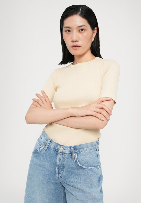 BAGGY V-SHORT - Denim shorts2