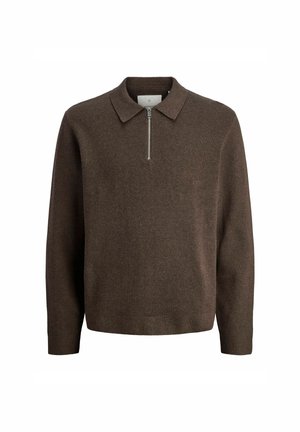 Maglione lavorato a maglia marrone a maniche lunghe con colletto e una corta cerniera argentata al centro davanti.