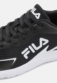 Fila CRUSHER TEENS UNISEX - Baskets basses - black/white