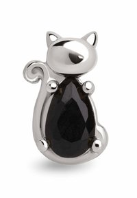 Charm en forma de gato de plata con un acabado brillante, que presenta una gema negra en forma de lágrima en el centro, acentuada por pequeñas esferas de plata.
