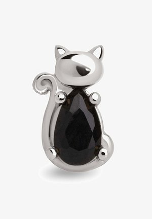 Silberner charm in Form einer Katze mit hochglänzender Oberfläche, der in der Mitte einen tropfenförmigen schwarzen Edelstein hat, akzentuiert durch kleine silberne Kugeln.
