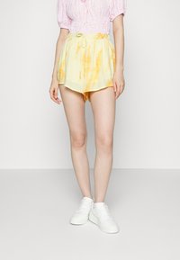 YAS YASTIDA - Calções - yellow