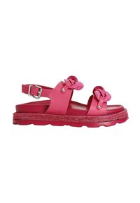 Playshoes